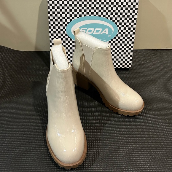 {NWT} Soda shiny faux leather boots🤍 - Picture 2 of 8